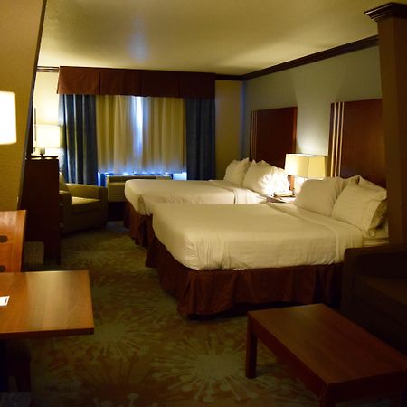 Holiday Inn Express & Suites San Antonio Nw Near Seaworld By Ihg Dış mekan fotoğraf
