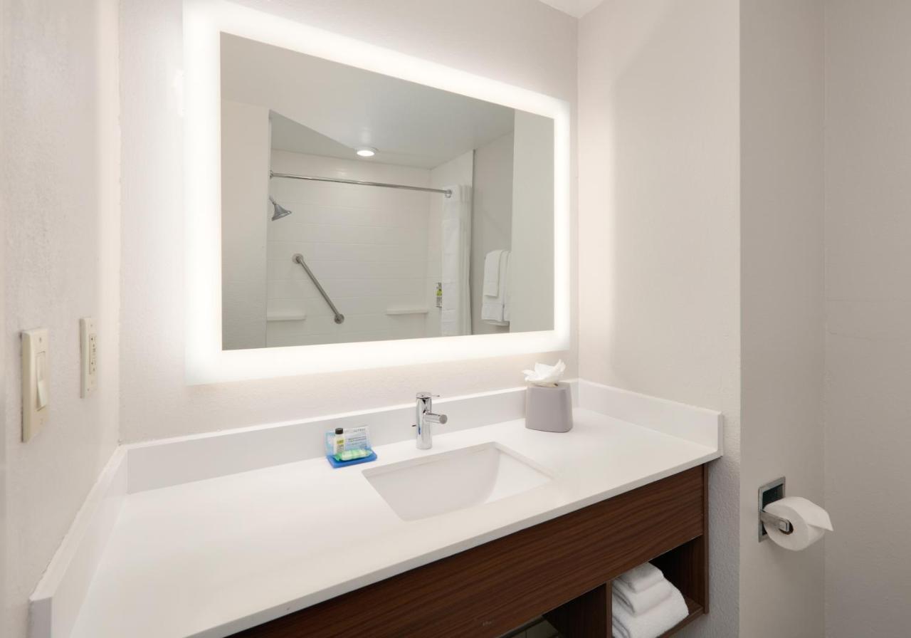 Holiday Inn Express & Suites San Antonio Nw Near Seaworld By Ihg Dış mekan fotoğraf